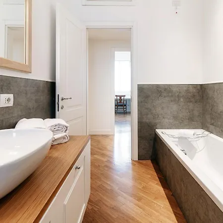 Lp Luxury - Downtown Apartment