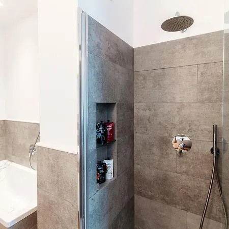 Lp Luxury - Downtown Apartment