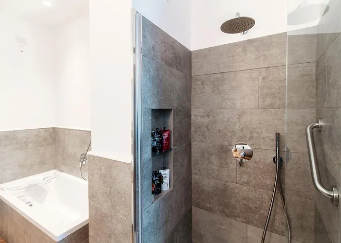 Lp Luxury - Downtown Daire